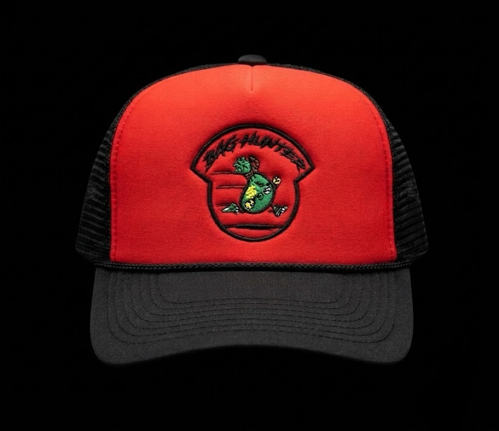 RED & BLACK BAG HUNTER HAT